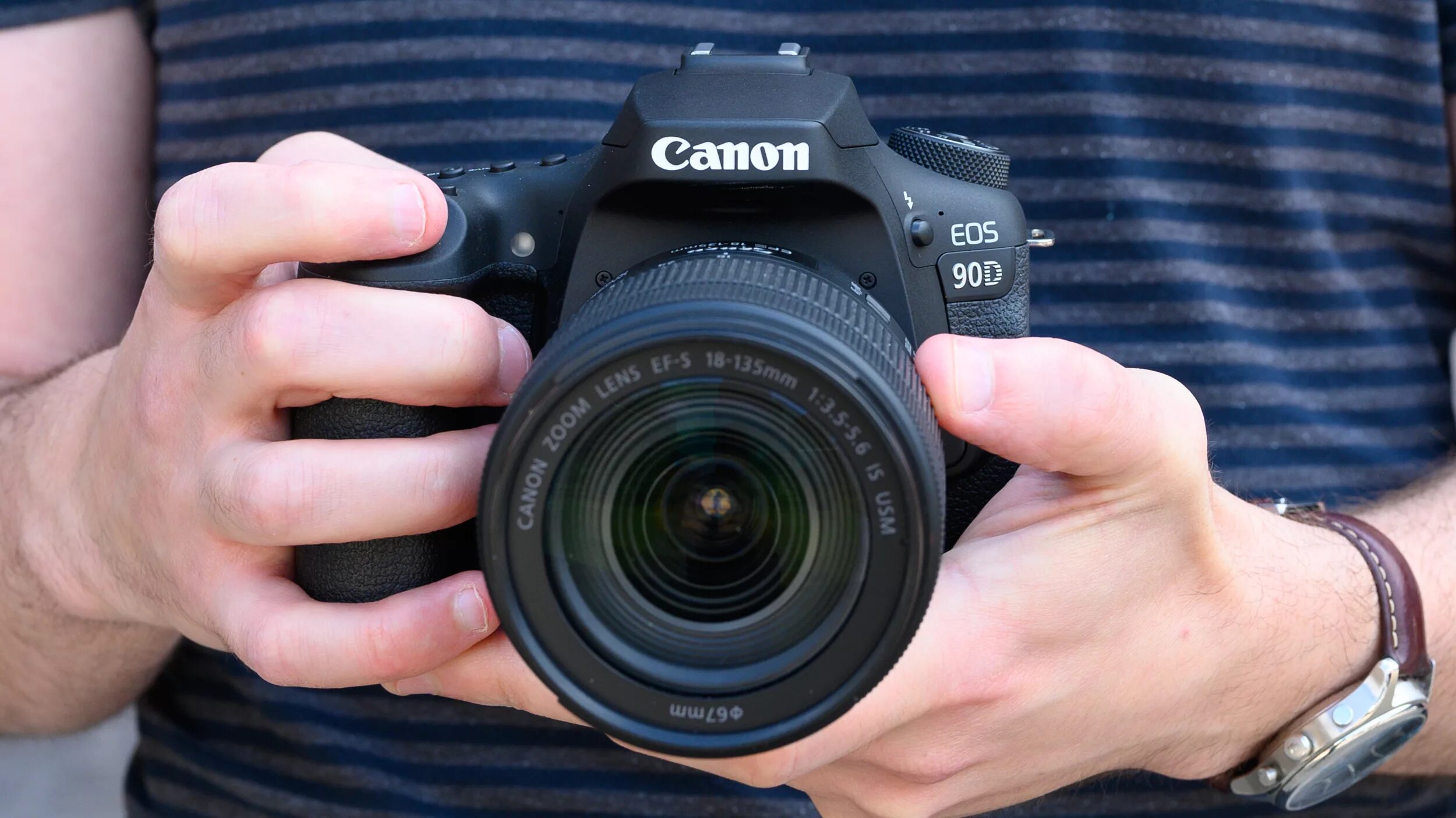 Зеркальная камера какую выбрать. Фотоаппарат Canon 90d. Canon EOS 90d. Canon EOS 90d Kit. Профессиональный фотоаппарат Canon d90.