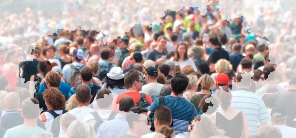 Толпа. Снижение численности населения. Много людей. Новожеланное население. Толпа беженцев.