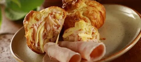 Слойки с ветчиной и сыром