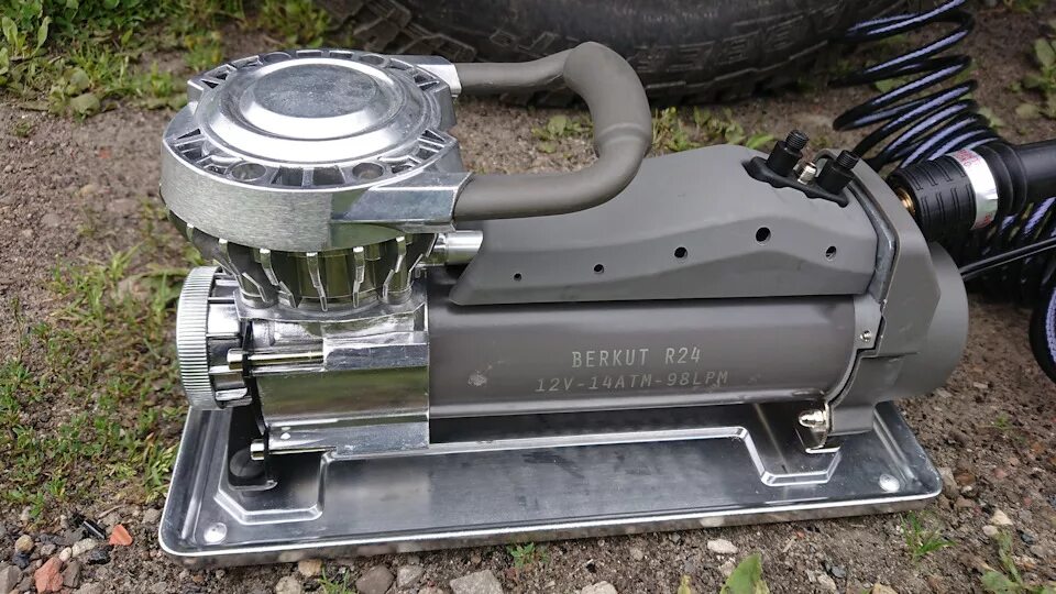 Автомобильный компрессор berkut r24. Компрессор беркут 24. Berkut r24 пневма. Компрессор беркут r24 модельный ряд. Автомобильный портативный компрессор berkut r24.