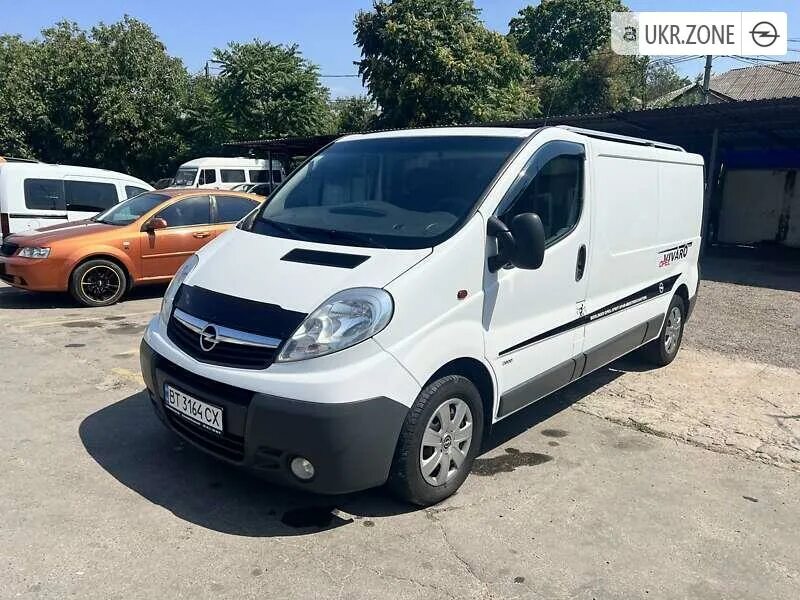 Opel vivaro купить