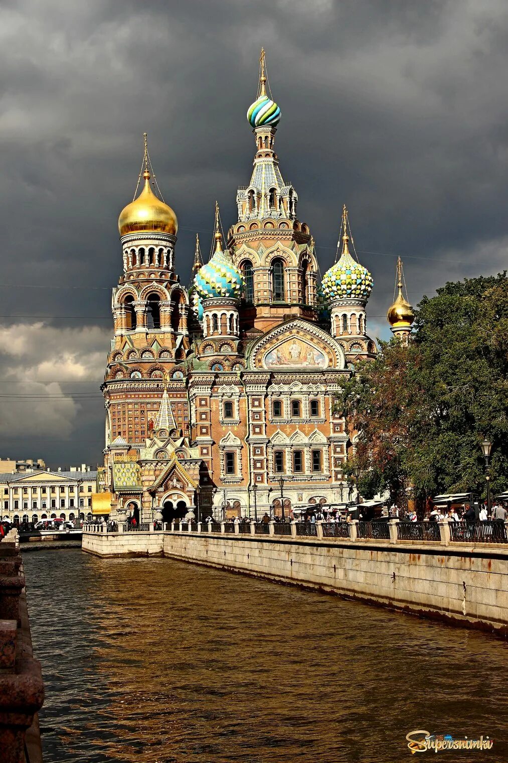 Спас на крови сколько лет. Храм Воскресения Христова в Санкт-Петербурге. Храм Воскресения Христова на крови Санкт-Петербург. Храм Воскресения Христова в Петербурге (спас-на-крови). Храм Воскресения на крови в Петербурге.