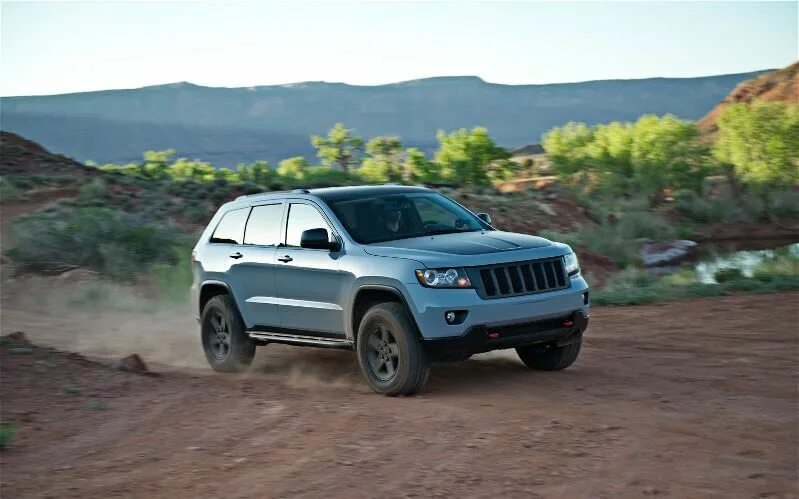 Mopar jeep cherokee. Cherokee kl 2019. Jeep grand cherokee зеленый. Mopar jeep cherokee. Jeep cherokee 2019 черный.