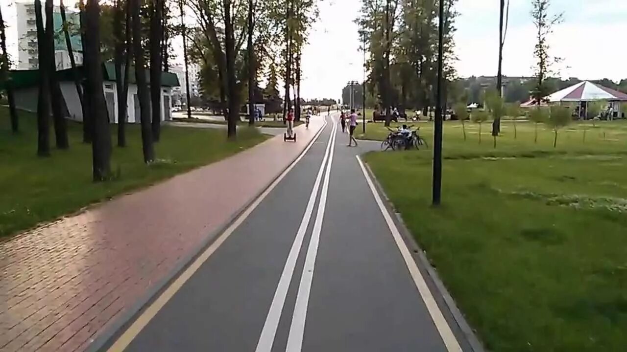 Велодорожки в бресте. Велодорожки белграда. Парк с велодорожками. Главная минская велодорожка. Минск главная минская велодорожка.