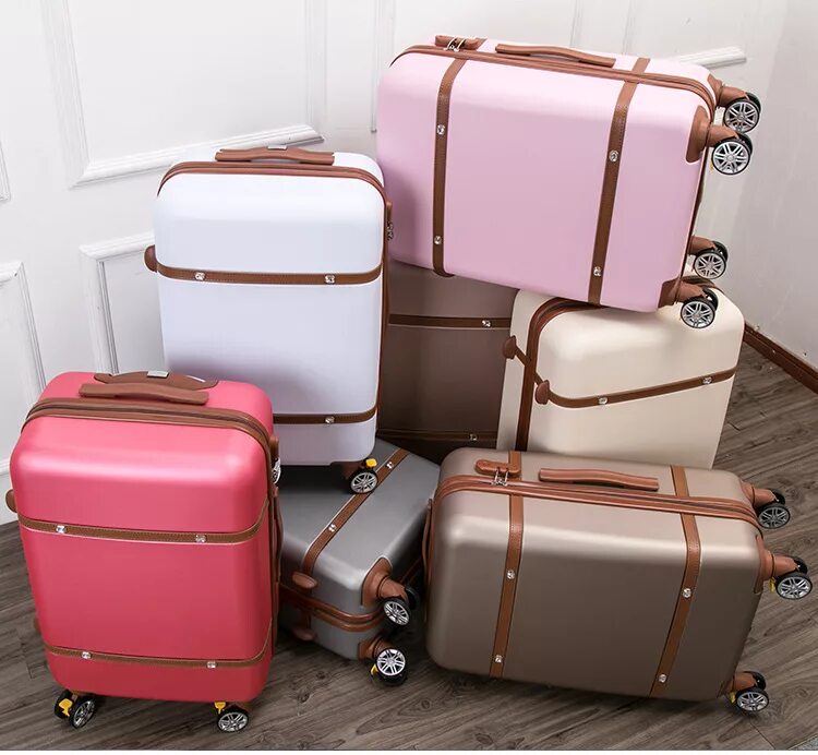 Чемодан фото. Чемодан красивый. Собранные чемоданы. Чемоданы много. Шикарный чемодан.