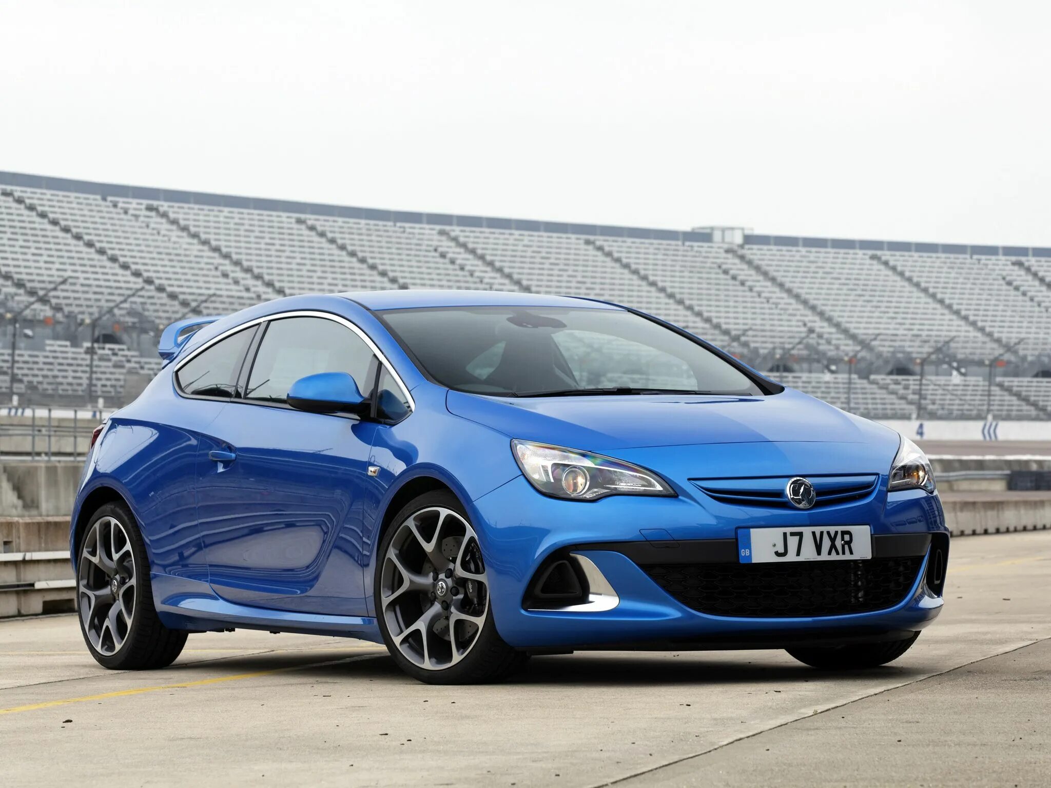 Opel vauxhall. Vauxhall Astra OPC. Opel Astra GTC синяя.