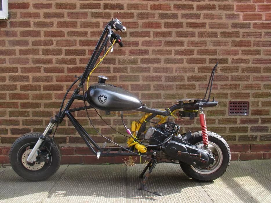 Самодельный скутер. Боббер 50cc. Мопед кастом 50 кубов. 50cc Chopper. Micro Chopper 50cc.