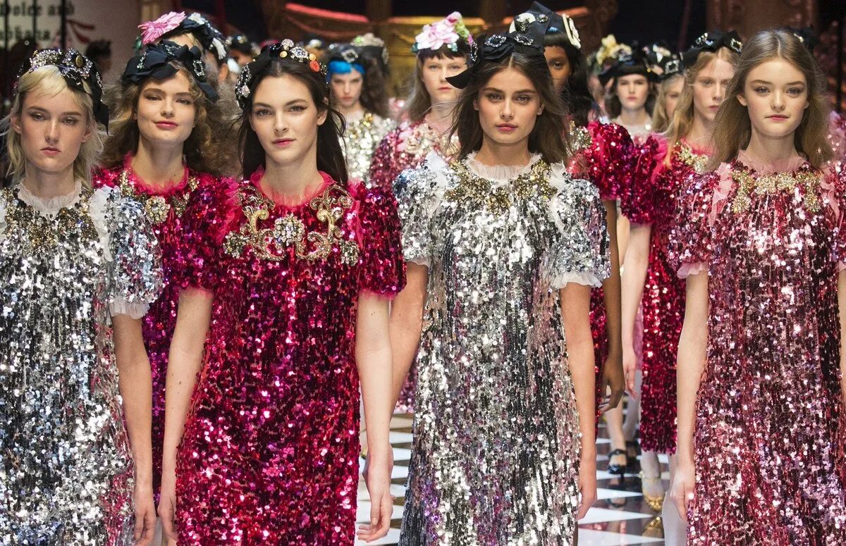 Dolce gabbana 10. Дольче Габбана. Коллекция Дольче Габбана 2023. Дольче Габбана 2016.