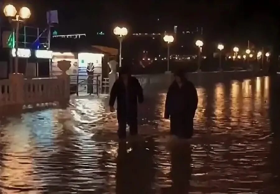 Дождь в Геленджике. Кабардинка ливень.