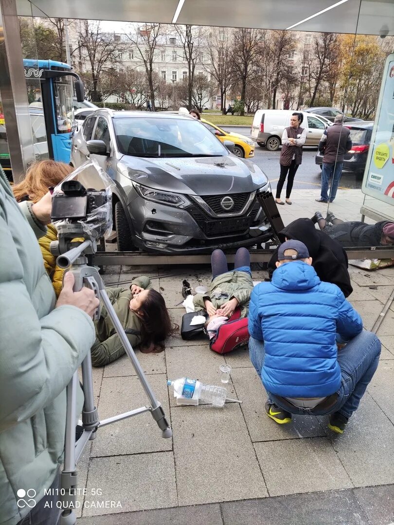 Авария на шоссе космонавтов в перми. Дтп ветеранов и тамбасова автобус. Авария bmw московский проспект. Полевской происшествия. Чп дтп неизданное.
