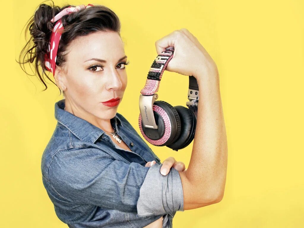 Dj lady. Музыкальный вайб. вайб женщины. dj lady boss.