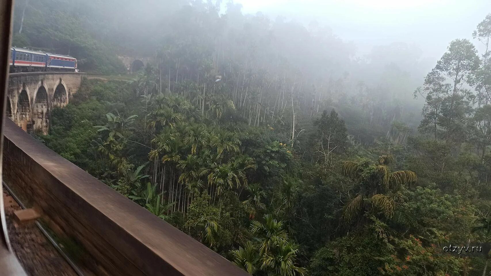 Цейлон гора сигирия. Экскурсия на поезде шри ланка. Нувара элия шри ланка мост. Мост элла шри ланка. Ella город шри ланка.