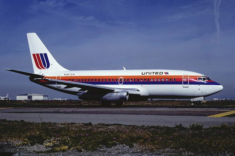 Пассажирские самолеты сша. Авиакомпания юнайтед эйрлайнс. United airlines старая ливрея. Юнайтед самолет. Юнайтед эйрлайнз (united airlines) сша.