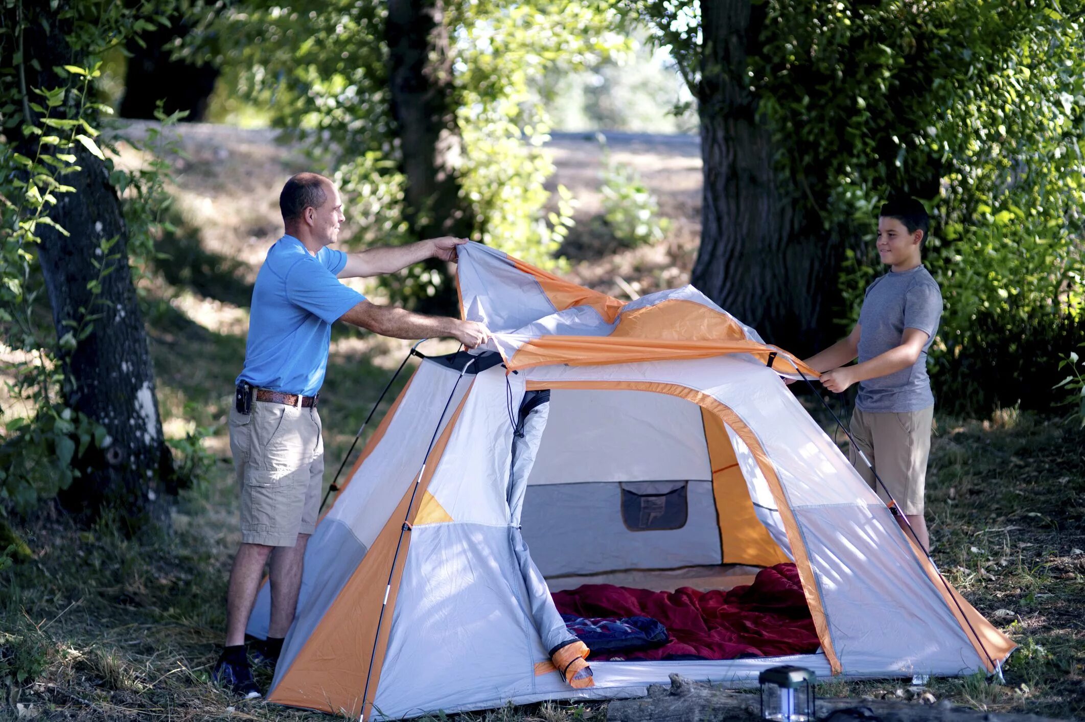 Собирание палатки. Set up a Tent. Put up a Tent. Putup a Tent.