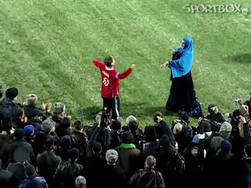 Свадьба племянника кадырова 2021. Рамзан кадыров танцует лезгинку. Рамзан кадыров пляска. Кадыров рамзан ахматович лезгинка. Рамзан кадыров танец.