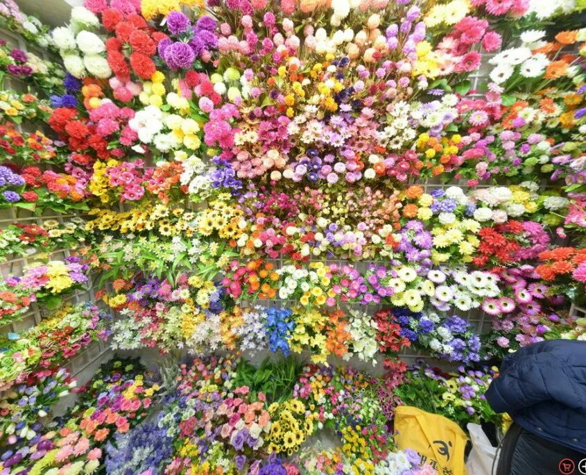 искусственное оптом. витрина для искусственных цветов. выкладка искусственных цветов. стойки для искусственных цветов.