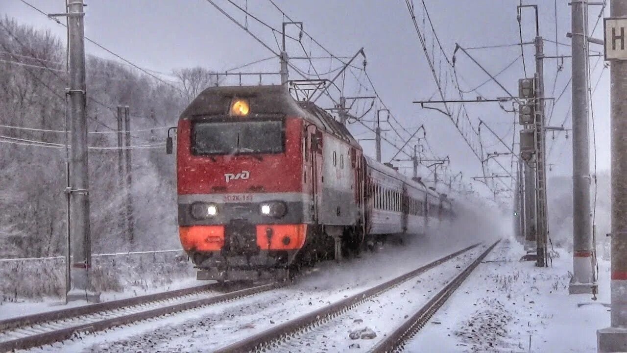 Движение поезда 250. Эп2к 157. Эп2к-250. Эп2к с двухэтажным поездом. Пассажирский электровоз постоянного тока эп2к.