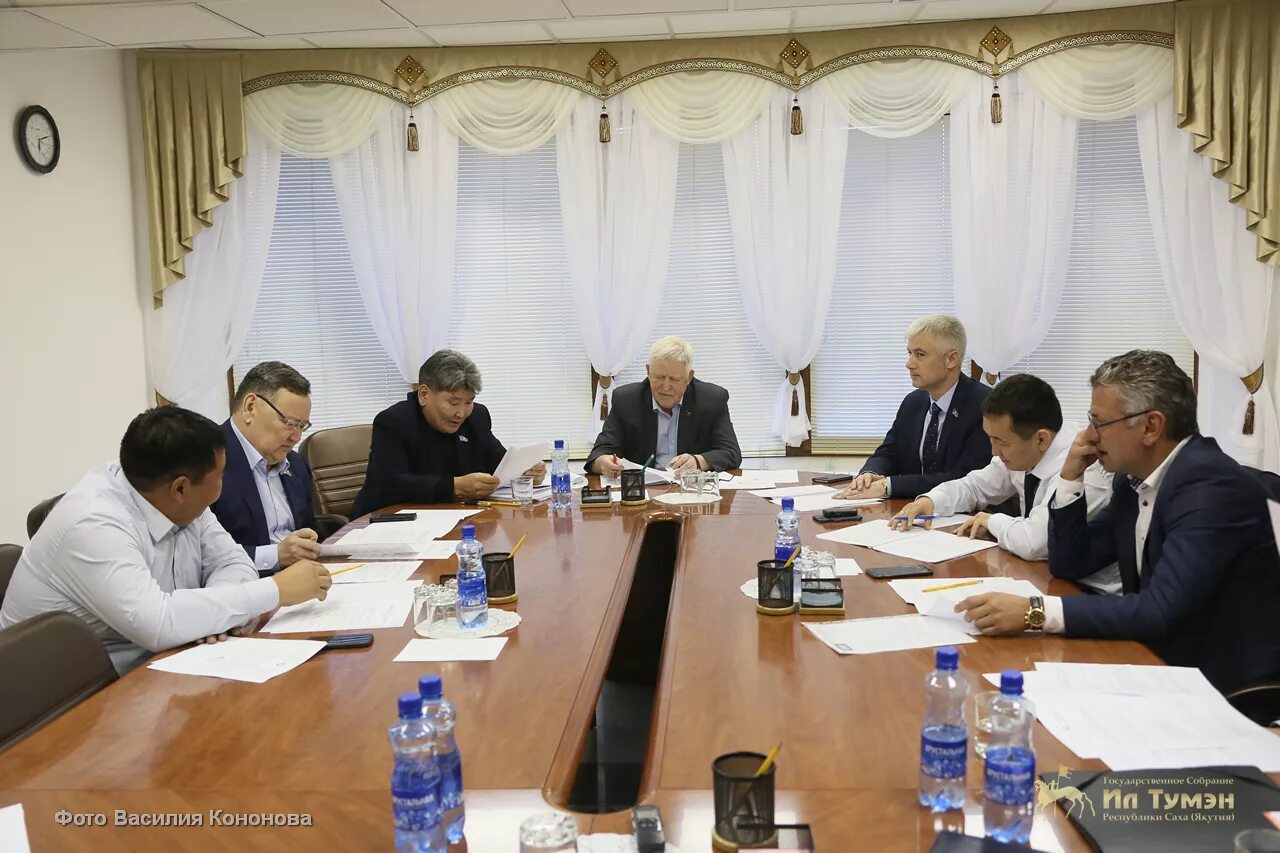 Распоряжение правительства рс я. Елена калашникова госкомитет занятости якутия. Комитет по ценовой политике республики саха. Комитет по ценовой политике республики саха. Васильева саргылана афанасьевна.