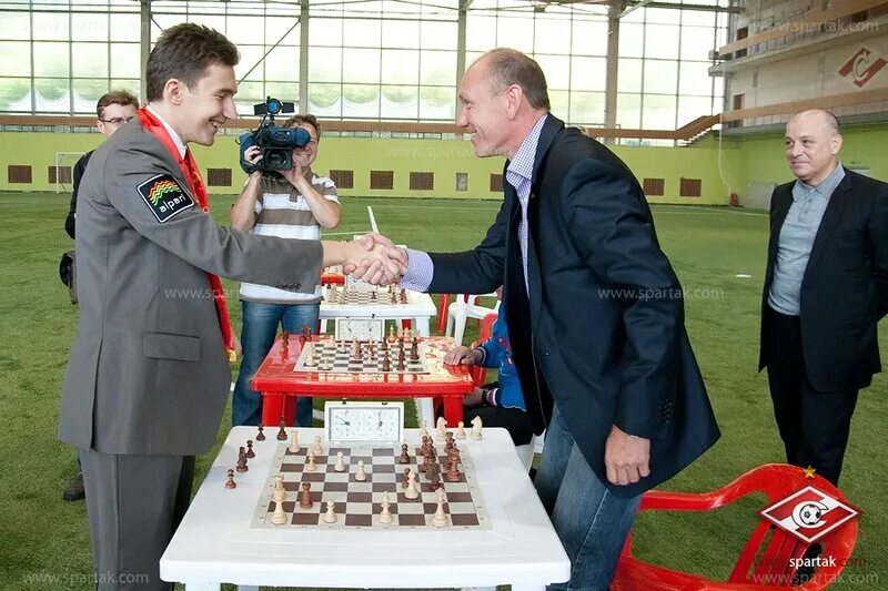 шахматный поединок. шахматы поединок. шахматный поединок видео. шах-бой. пугин степан шахматы.