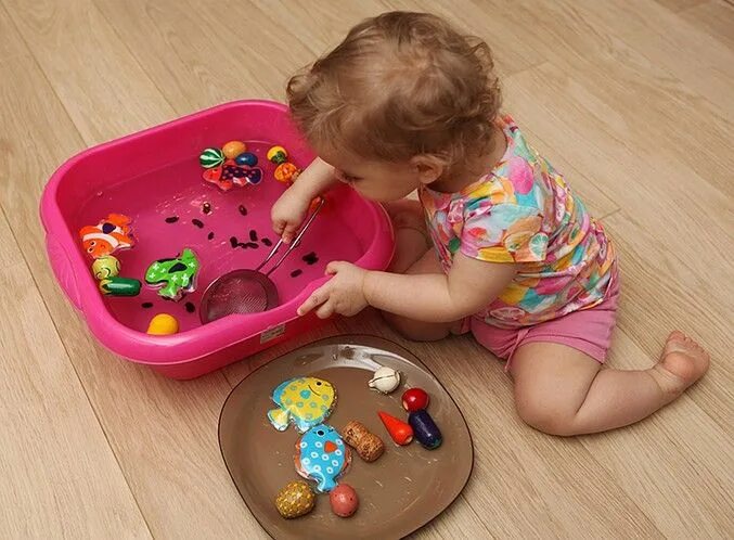 Мелкая моторика для детей. 5 года. Игрушки развивающие мелкую моторику. Моторика рук для детей. Карточки для малышей.