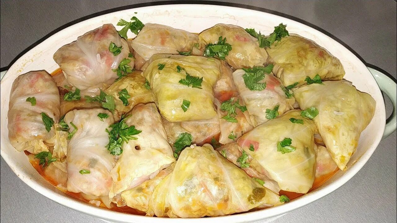 Треугольные голубцы. Цыганские голубцы. Запеченный голубцы кето. Голубцы конвертиком. Голубцы в капустных листьях.