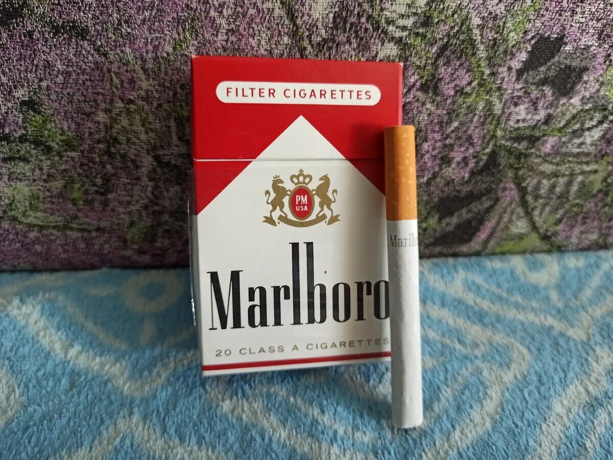 Сигареты Мальборо 2022. Сигареты Мальборо 2021. Сигареты Мальборо классические 2022. Сигареты Мальборо красные американские.