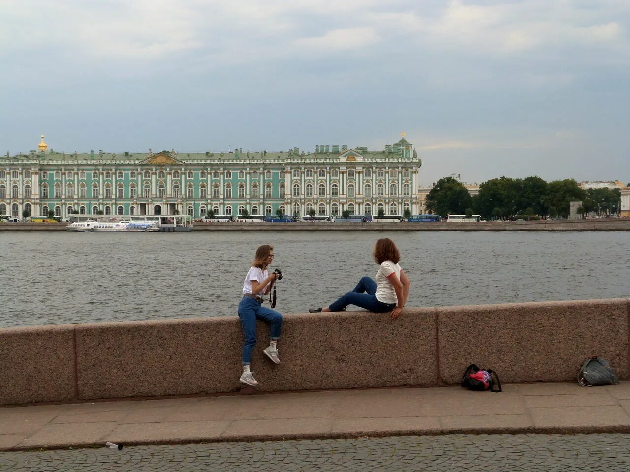 Спб реальные отзывы. Питер июньский. Санкт-Петербург в июне. Питер летом. Фотосессия в Питере летом.