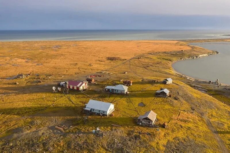 Острова моря лаптевых. Море лаптевых тикси. остров лаптевых. остров яя в море лаптевых. остров жижгин в белом море.