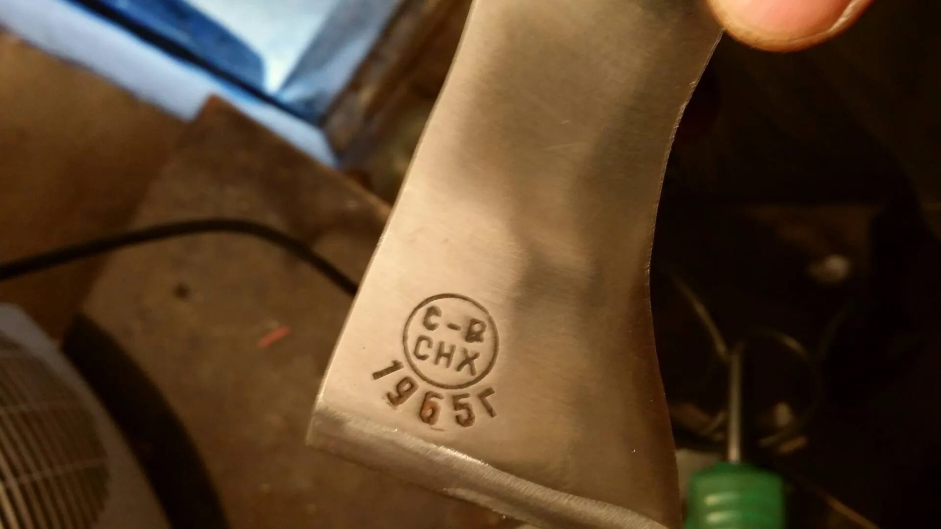 Клеймить к маркировать ч. Клеймение ударным способом чертеж. Бирка среднего ремонта колесной пары. Клеймо сварщика на чертеже. Клеймить к маркировать ч.