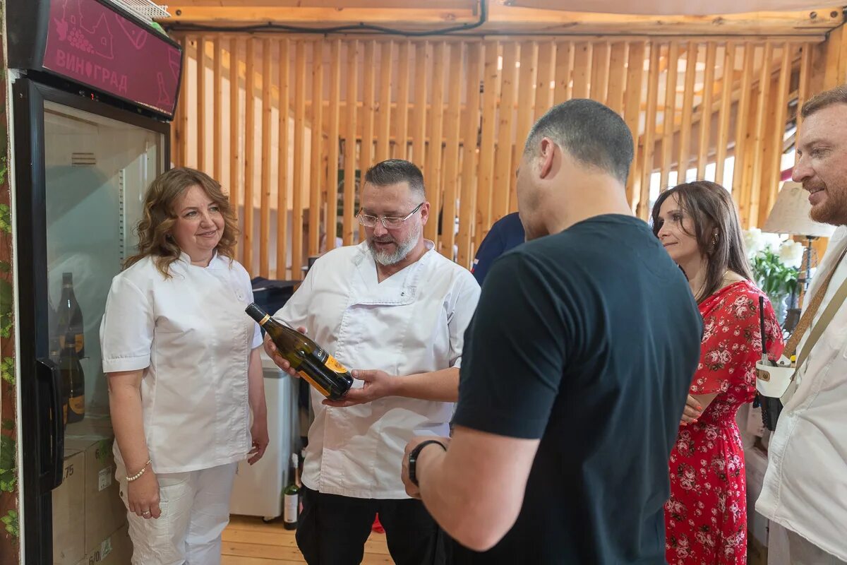 Фестиваль винограда. Фестиваль вина и сыра псков 2022. Фестиваль виноград псков. Праздник винограда псков. Псков фестиваль вина.