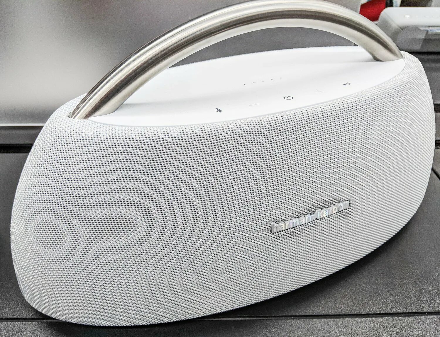 Портативная колонка harman. Колонка Harman Kardon go Play 2. Колонка Harman Kardon go Play. Портативная колонка Harman Kardon go + Play Mini. Harman/Kardon go + Play Mini 100 Вт.