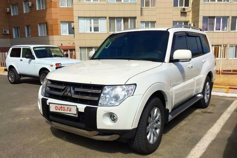 Mitsubishi Pajero 2008 белый. Pajero 4 3.2. Паджеро 4 белого цвета. Паджеро 4 белый верх черный. Купить митсубиси паджеро воронеж