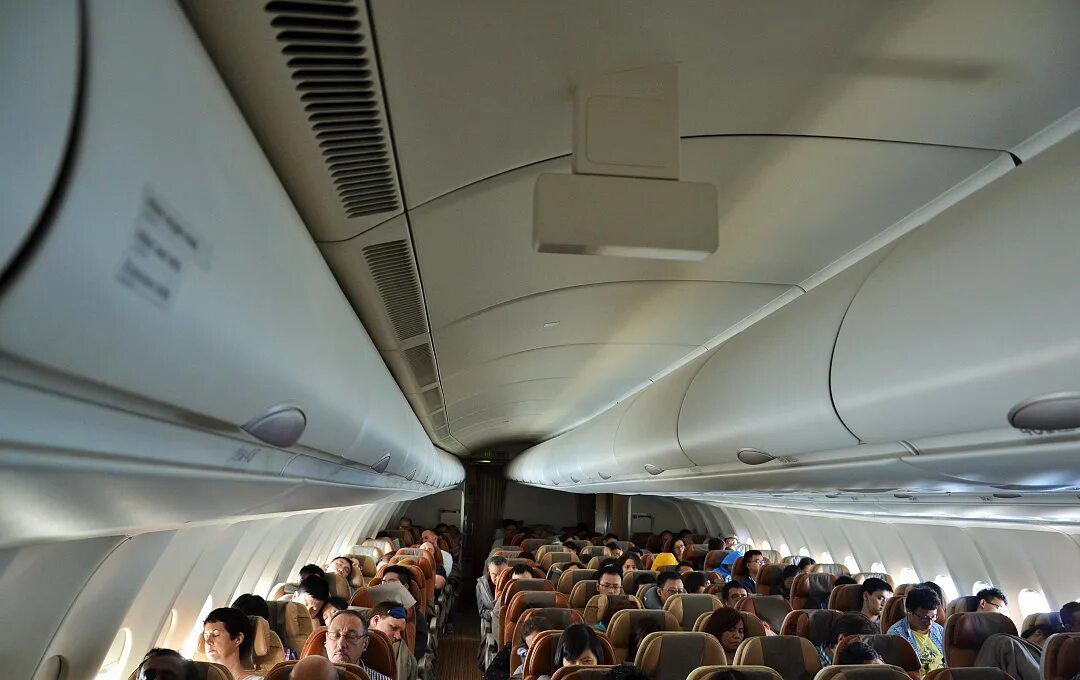 Салон самолета а 330. Аэробус а330-300. airbus a330-300 салон. аэробус а330 салон самолета. аэробус а330-300 салон.