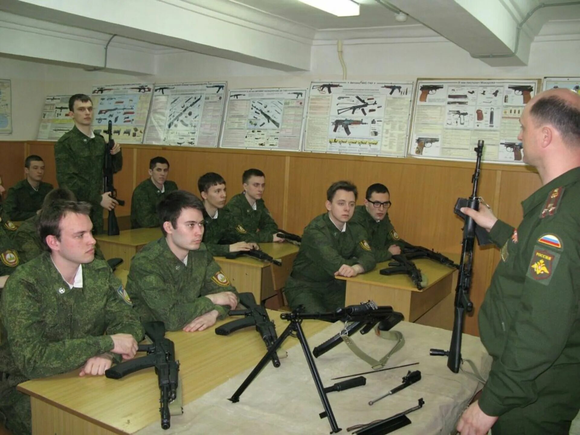 Вуц мгу. Военно учебный центр двгупс. Военная кафедра двгупс хабаровск преподаватели. В бегах. Пгу военная кафедра.