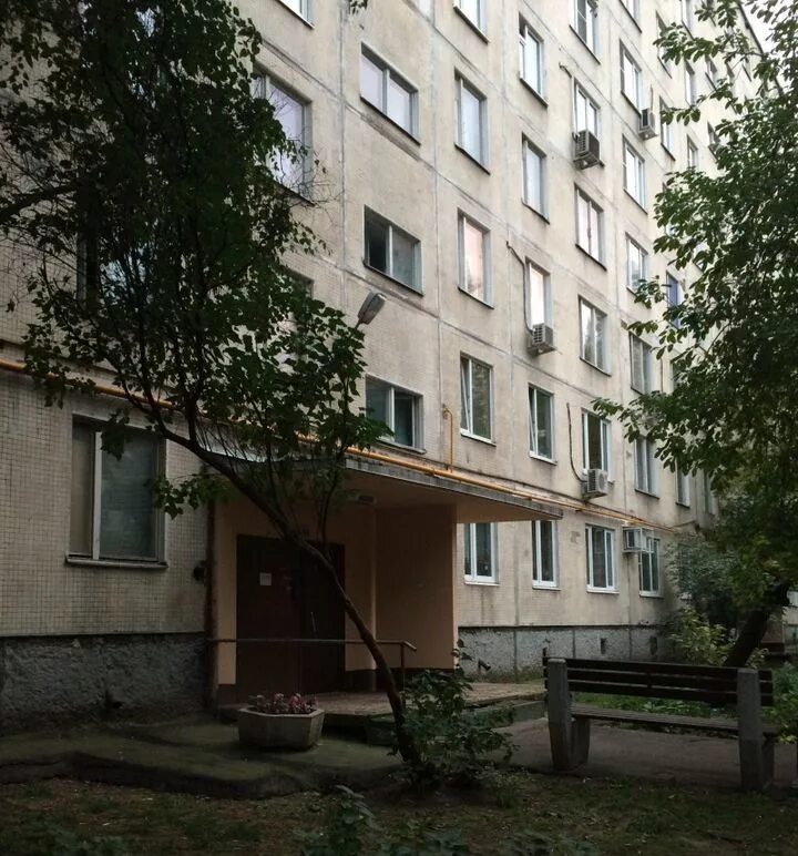 Квартиры малахитовая. Жк малахит киров. Лср малахит екатеринбург. Московская 135. Изумрудный цвет в интерьере.