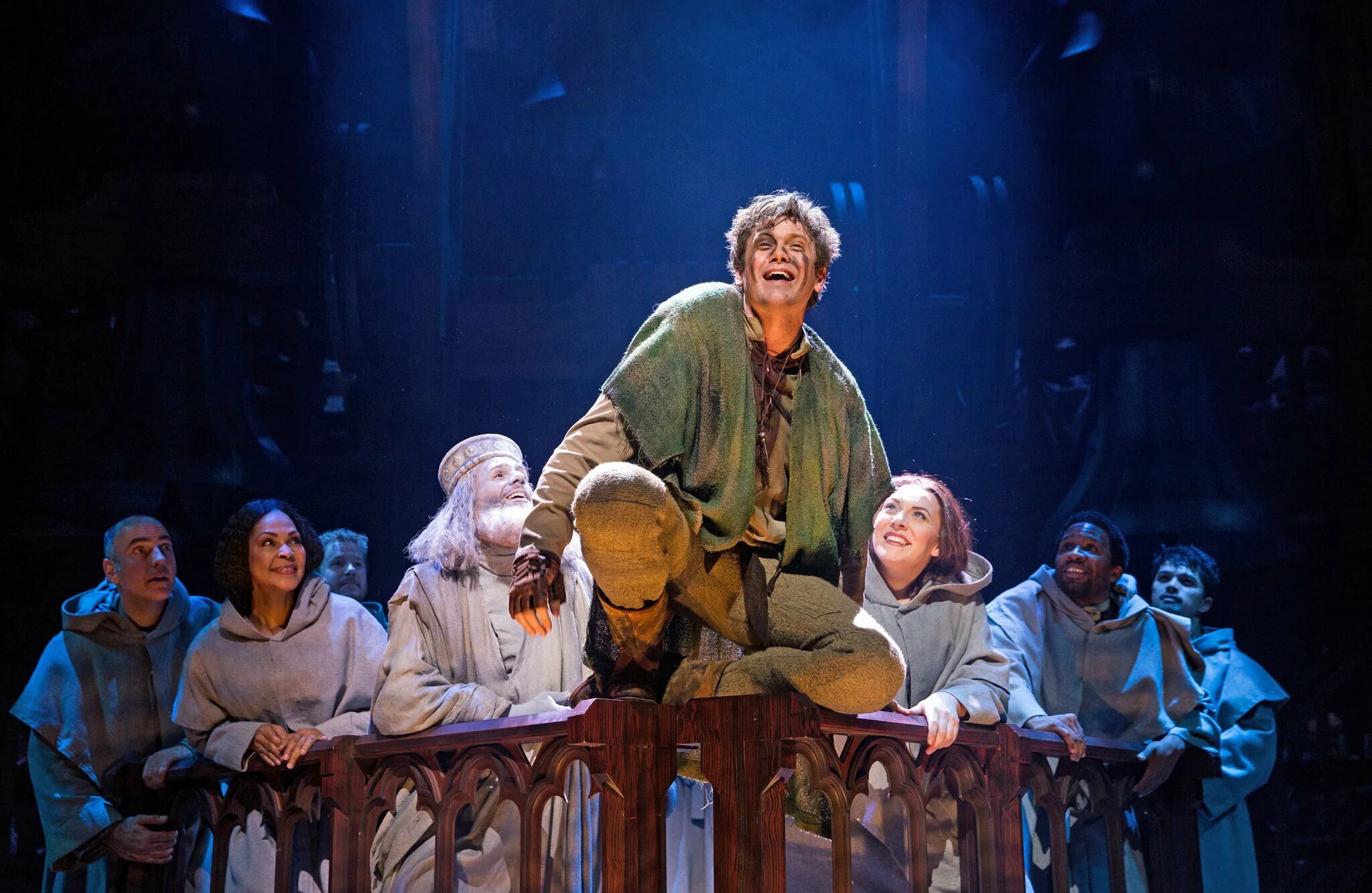 Горбун из нотр дама мюзикл. The hunchback of notre dame мюзикл. квазимодо в театре. майкл арден квазимодо.