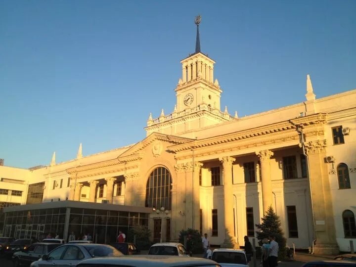 Краснодар жд вокзал где. Железнодорожный вокзал Краснодар-1. ЖД вокзал Краснодар 1. Краснодар вокзал Краснодар 1. Железнодорожный вокзал Краснодар-1 Краснодар.