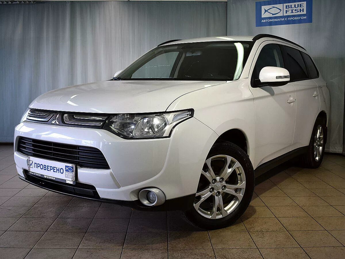 Мицубиси аутлендер 3 2012. Mitsubishi Outlander 2012. Mitsubishi Outlander 2013 белый. Mitsubishi Outlander 2012 2013. Митсубиши Аутлендер 2012 белый.