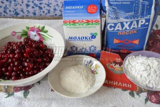 Можно давать ребенку кисель. Клюквенный кисель с молоком. кисель с какого возраста. молочный кисель из клюквы. кисель клюквенный русский продукт способ приготовления.