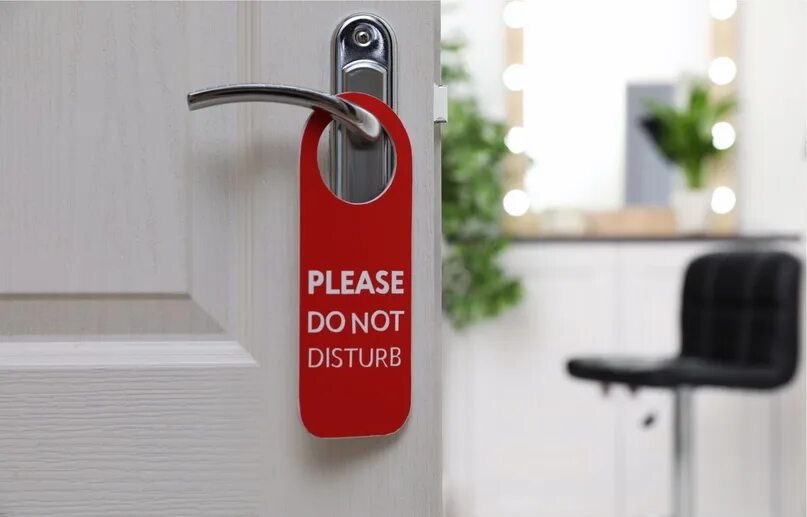 Please do not use. Табличка do not disturb. табличка do not disturb в отелях. знак дверная ручка. please do not disturb.