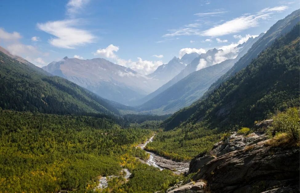 Домбай заповедники тебердинский животные. Теберда тебердинский заповедник. Горит тебердинский заповедник. Тебердинский нац парк. Тебердинский нац парк.