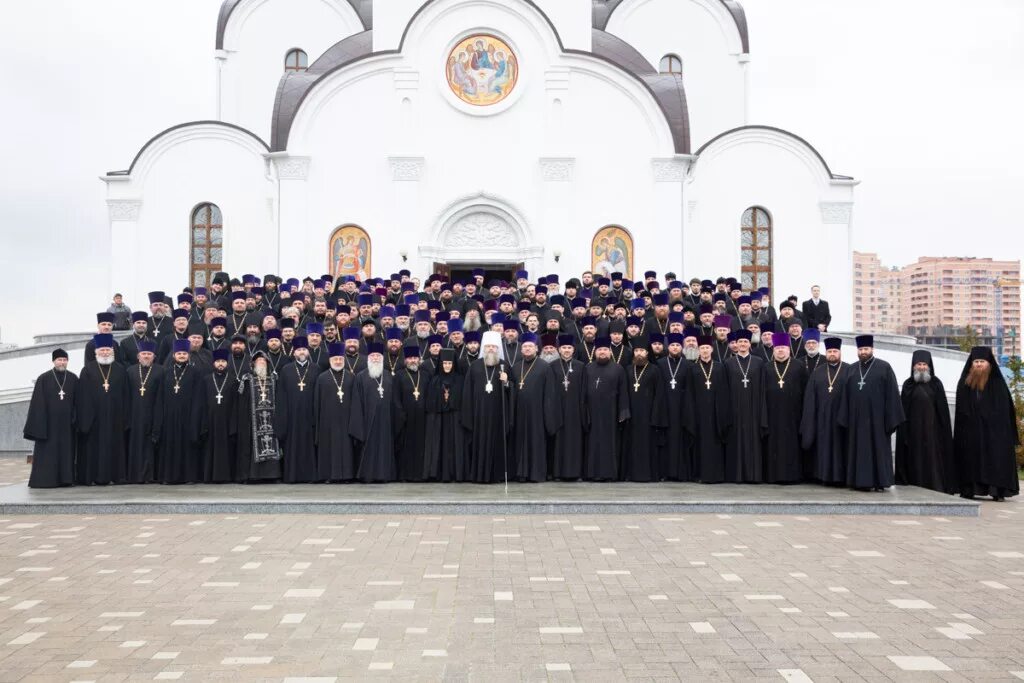 Городской сайт донского. Донской Старочеркасский мужской монастырь. Ефремовский монастырь Старочеркасск. Иверский женский монастырь (Ростов-на-Дону).