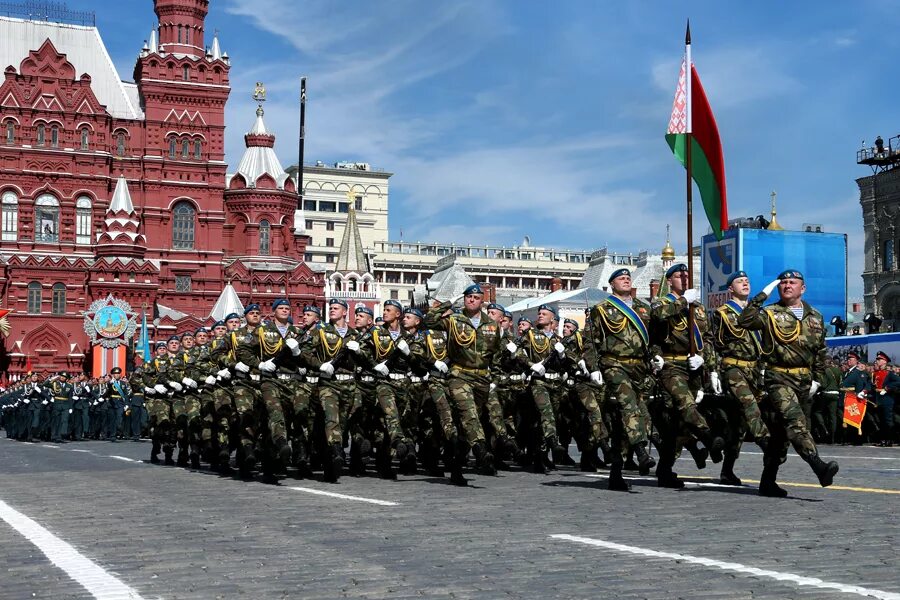 Военный парад. Войска на параде Победы. Солдаты на параде. Российская армия парад.