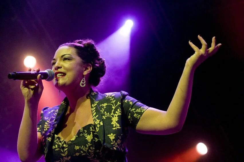 Певица Каро Эмеральд. Caro Emerald 2022. Голландская джазовая певица Каро Эмеральд. Caro Emerald 2023.