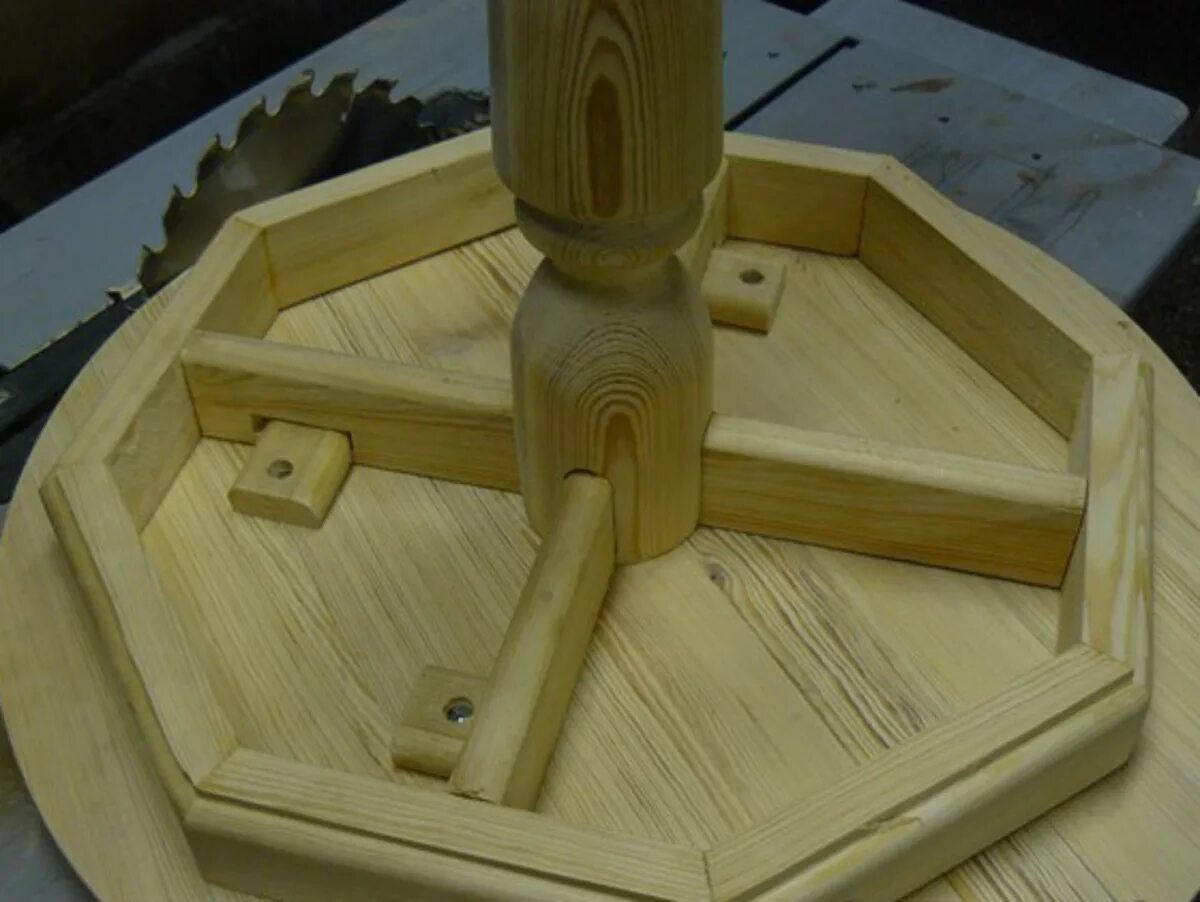 ножки для деревянного стола из бруса. конструкция круглого стола. ножки для табурета. деревянный стол на одной ножке. ножки для табурета фанера.