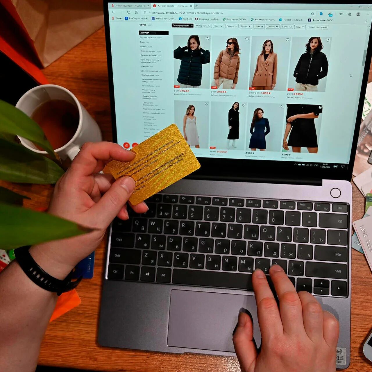 ира потратила в книжном. почтовые мошенники. за день оля прочитала 25 страниц книги утром 5 страниц днем 8 страниц. сколько живут ира. ира потратила в книжном.