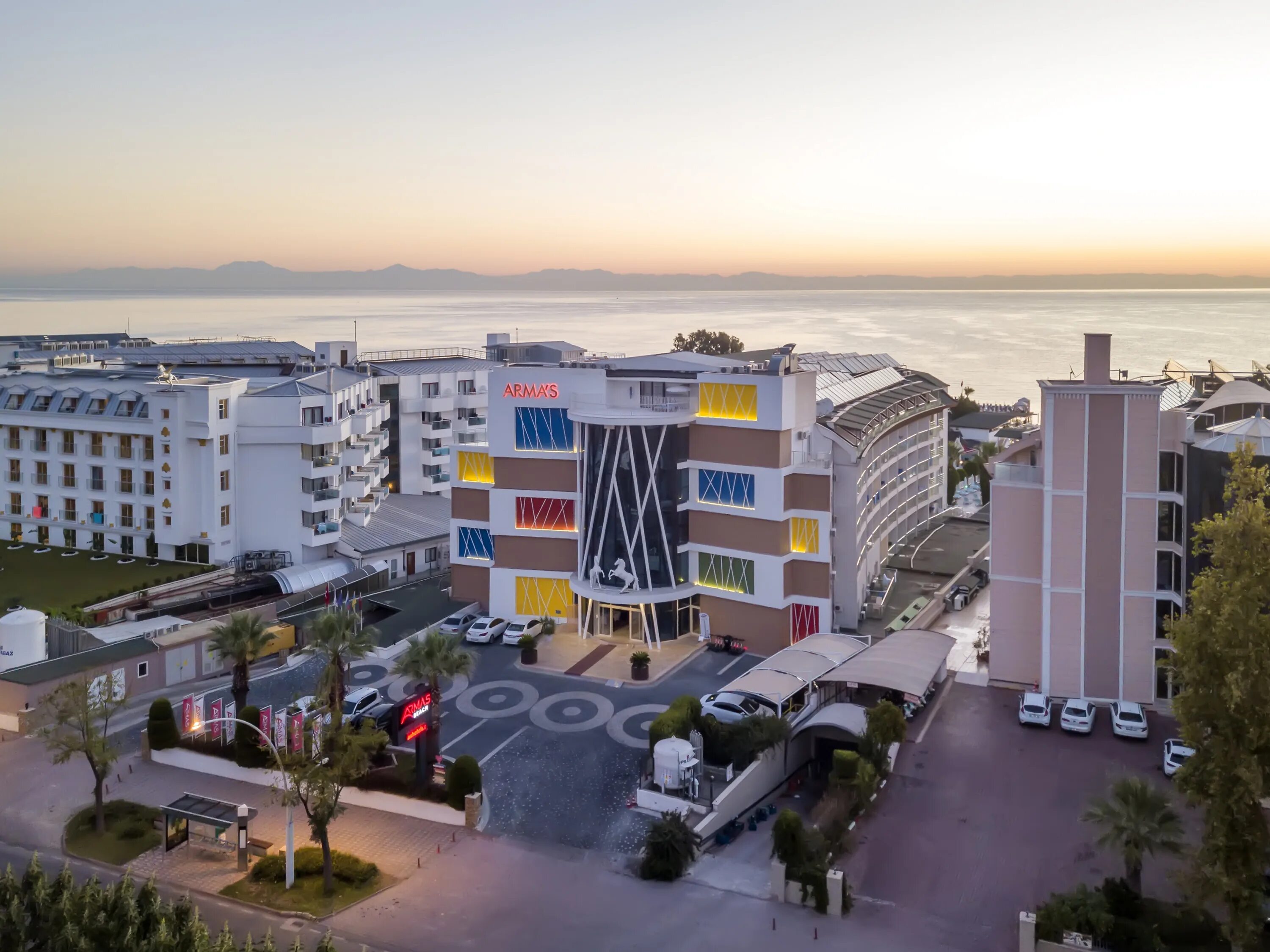 Армас бич 5 турция кемер. Armas beach hotel кемер. Армас отель турция кемер. Armas beach hotel юсуф. Armas beach hotel 5.