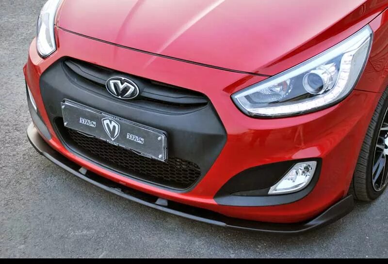 Хундай i 30 тюнинг переднего бампера. Hyundai solaris 2013 хэтчбек решетка. Солярис 2011 без бампера. Передний бампер хендай солярис 1 синий. Солярис 2017 бампер юрол.