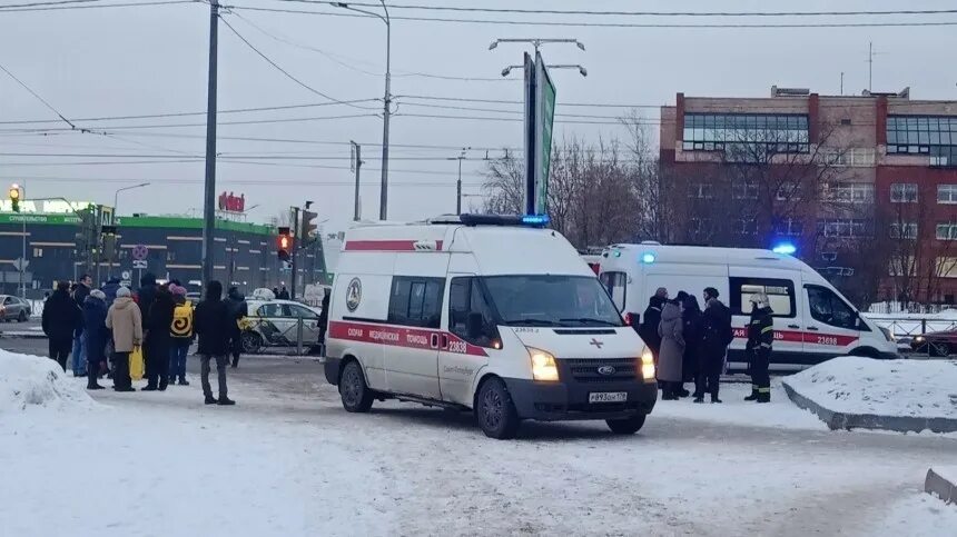 Несчастный случай санкт петербург. ДТП на Чекистов в СПБ вчерашнее. ДТП скорая на Красносельской. Аварии с автобусом на Софийской улице в Петербурге 18 января.