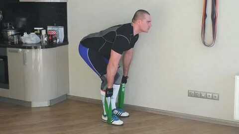Румынская тяга с резинкой